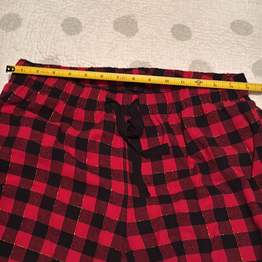 Like New Women’s Red and Black Plaid Pajama Set - Picture 7 of 9